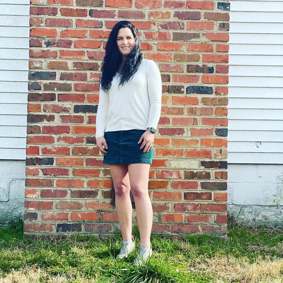 Meet your Posher, Hannah - Picture 2 of 2